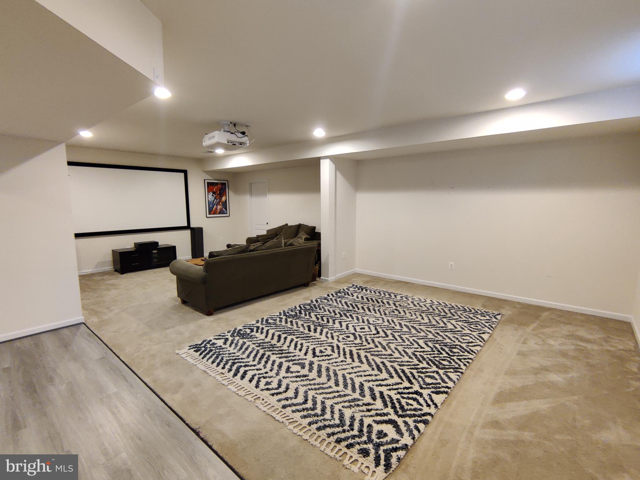 SOUTH RIDING - Residential Lease