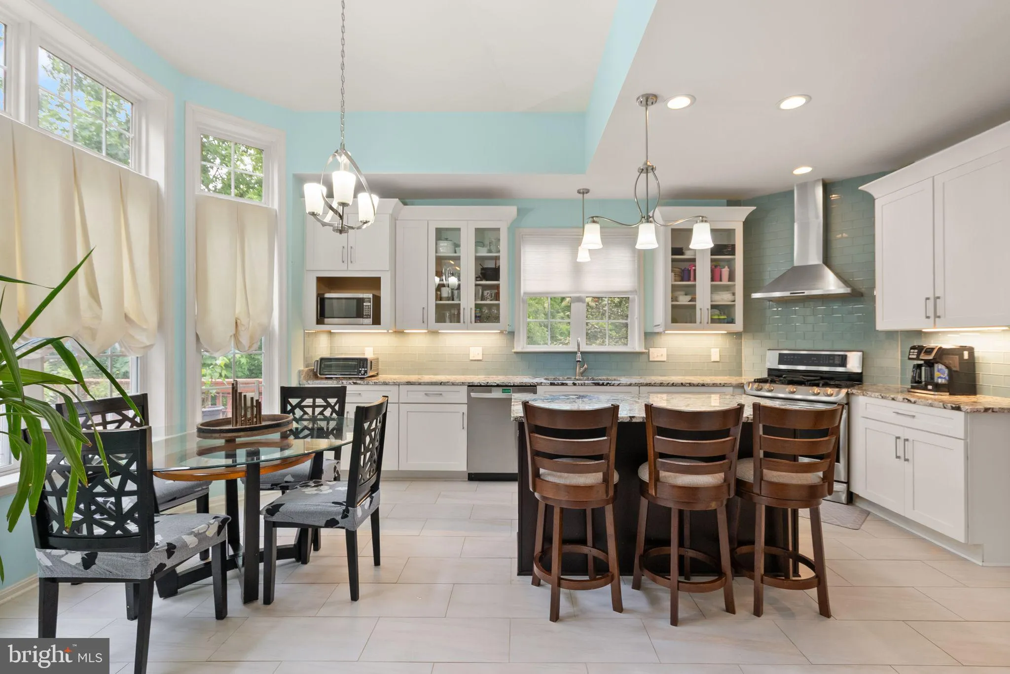 Centreville, Virginia 20120, United States, 6 Bedrooms Bedrooms, ,5 BathroomsBathrooms,Residential,Active,133264