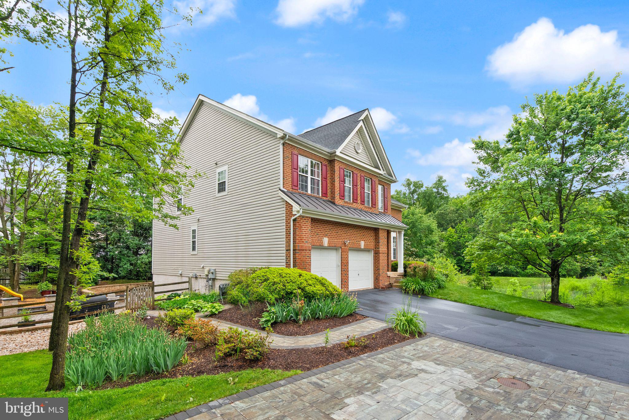 5881 LINDEN CREEK COURT