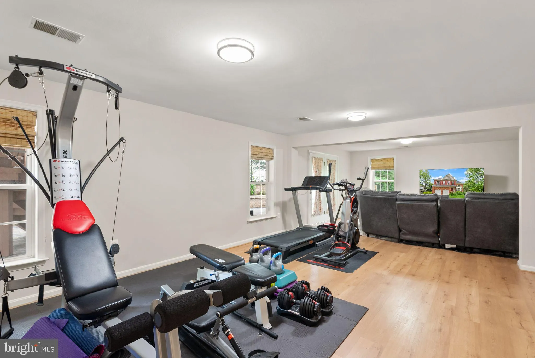 Centreville, Virginia 20120, United States, 6 Bedrooms Bedrooms, ,5 BathroomsBathrooms,Residential,Active,133264