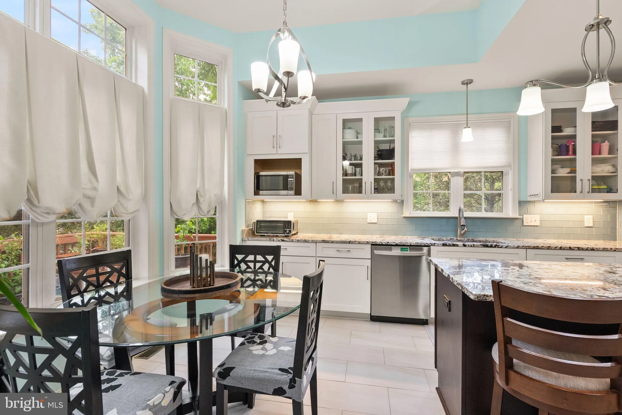 Centreville, Virginia 20120, United States, 6 Bedrooms Bedrooms, ,5 BathroomsBathrooms,Residential,Active,133264