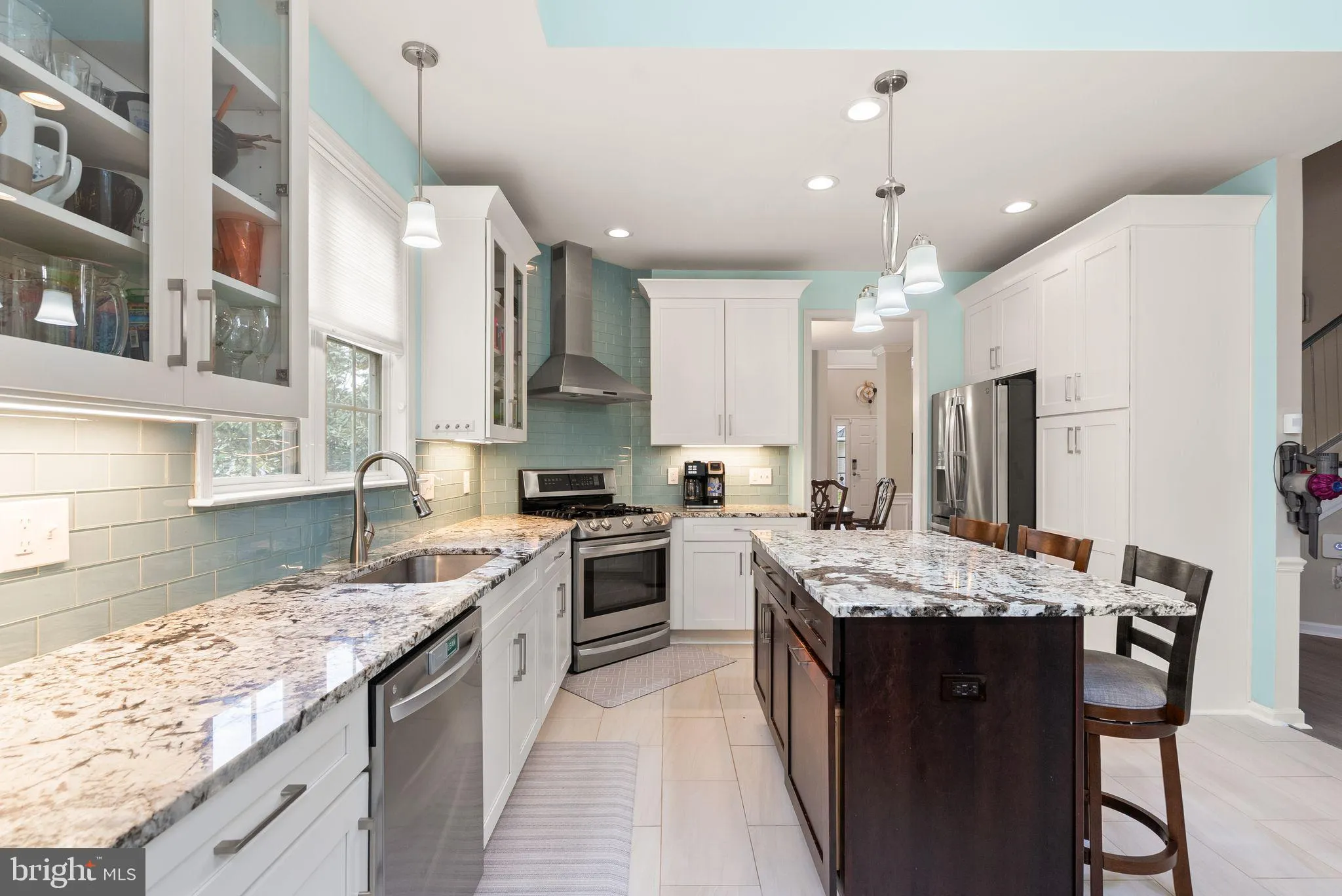 Centreville, Virginia 20120, United States, 6 Bedrooms Bedrooms, ,5 BathroomsBathrooms,Residential,Active,133264