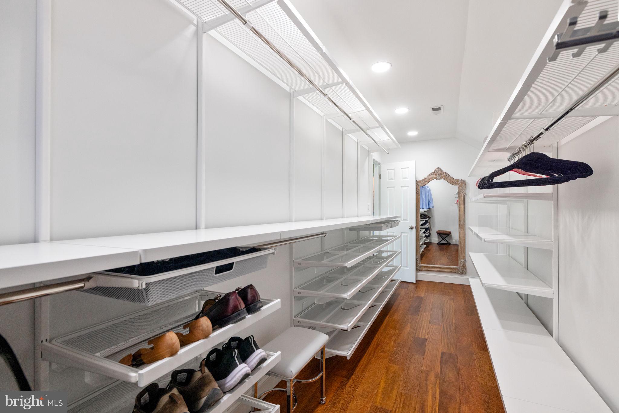 POTOMAC LAKES - Residential