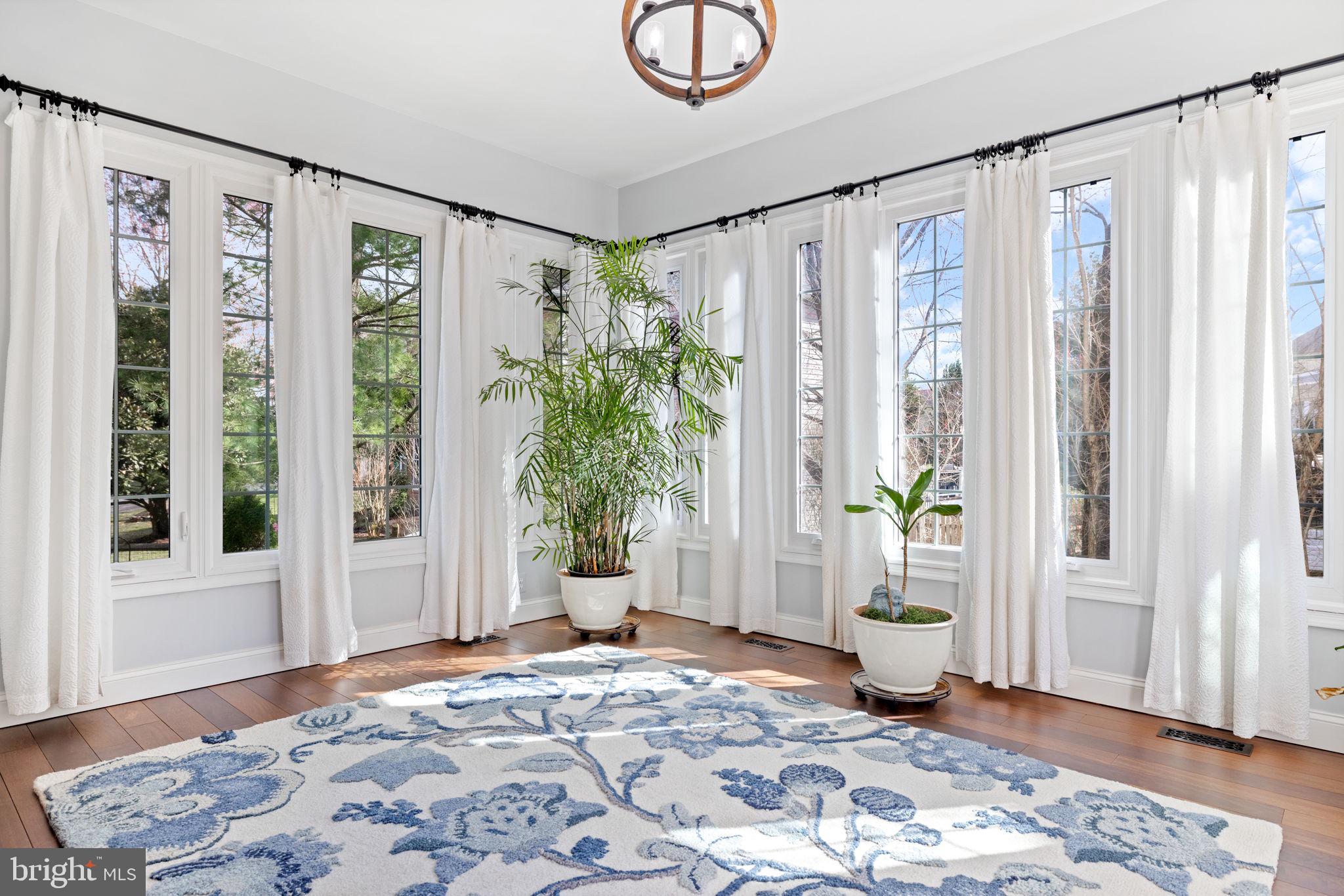 POTOMAC LAKES - Residential