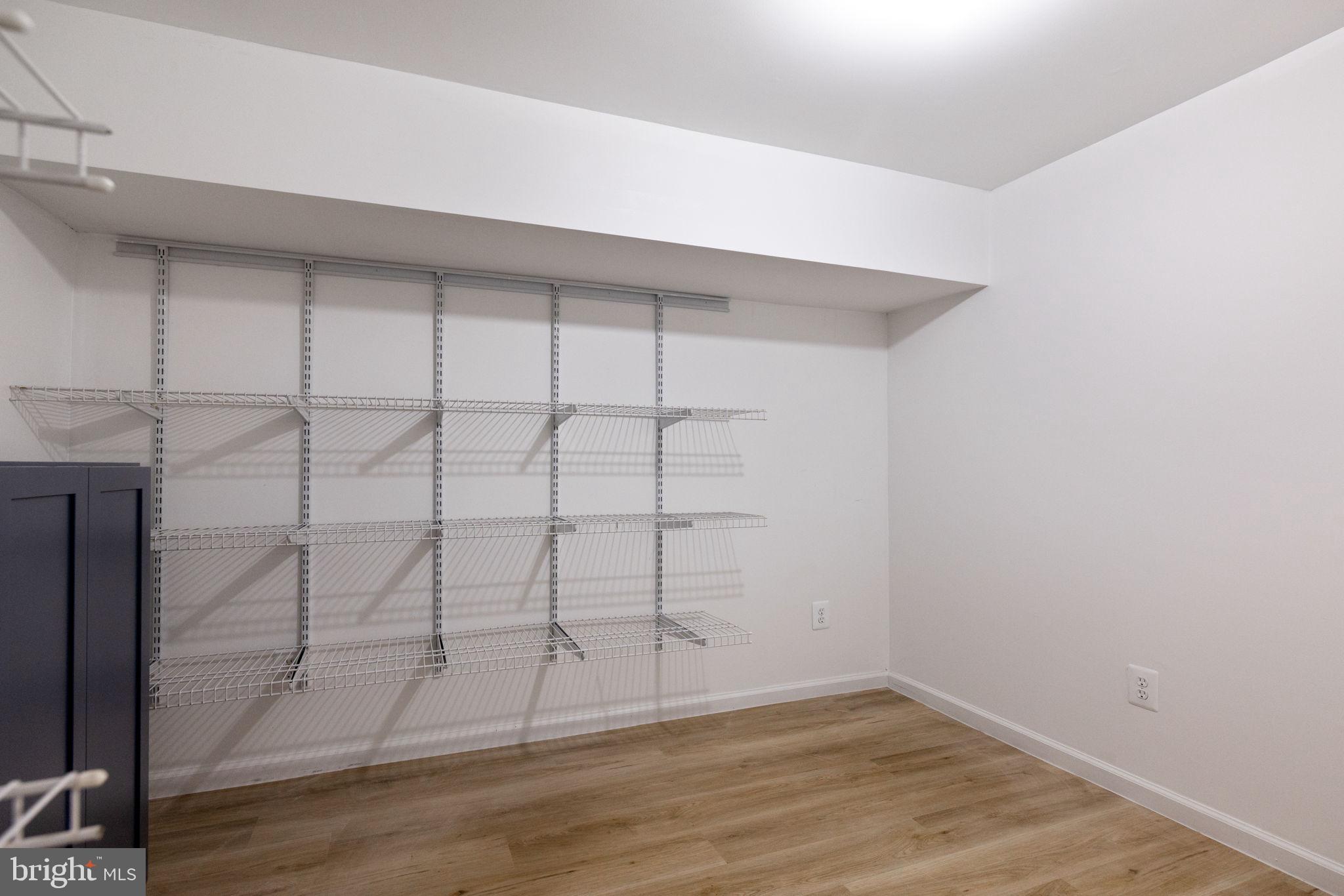 POTOMAC LAKES - Residential