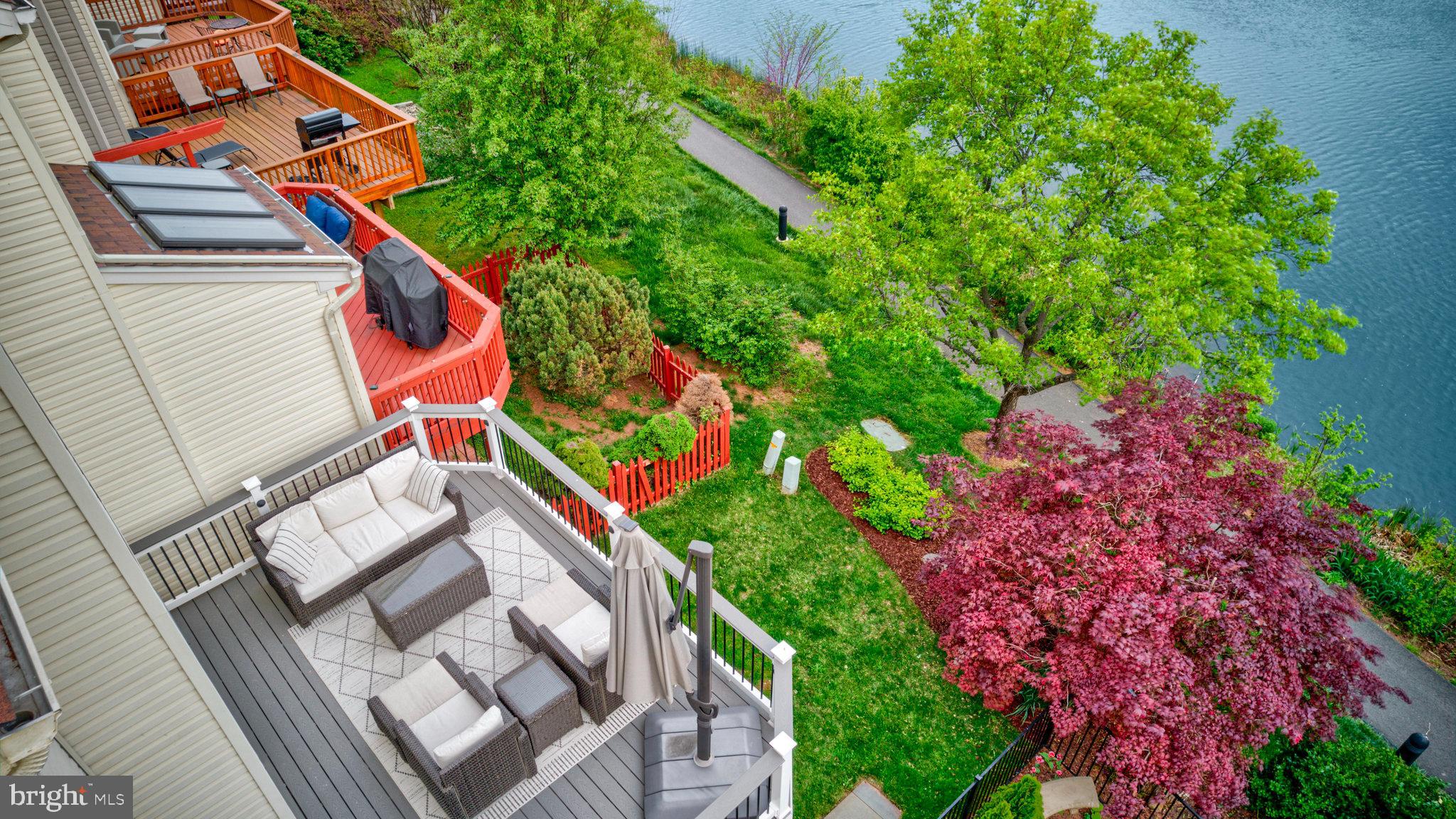 ASHBURN VILLAGE - Residential