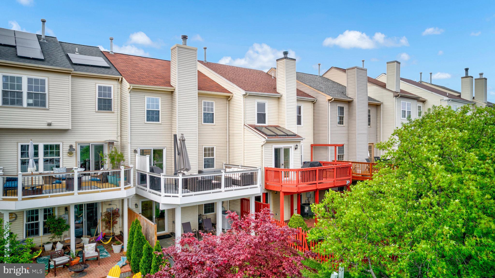 ASHBURN VILLAGE - Residential