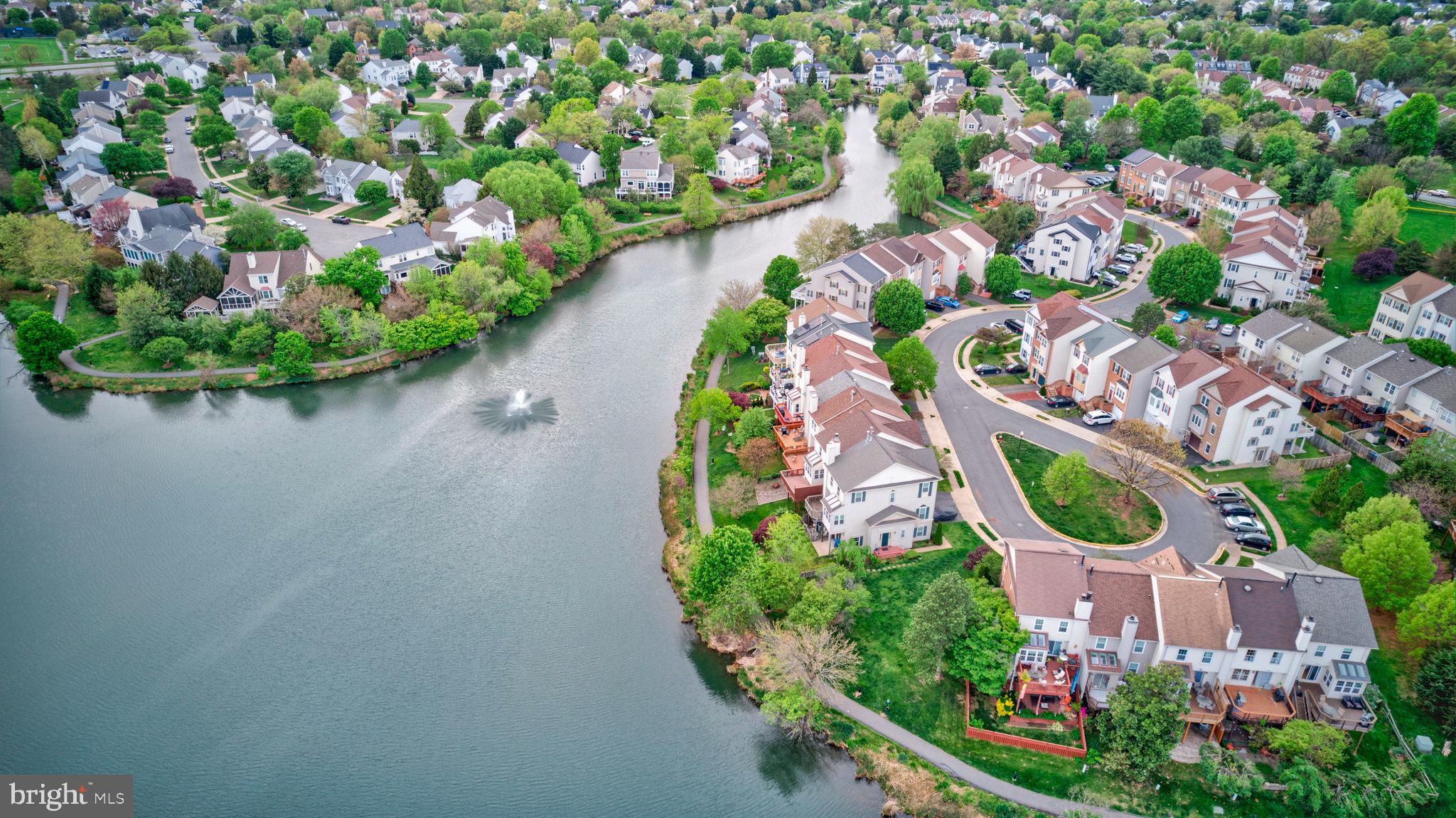 ASHBURN VILLAGE - Residential