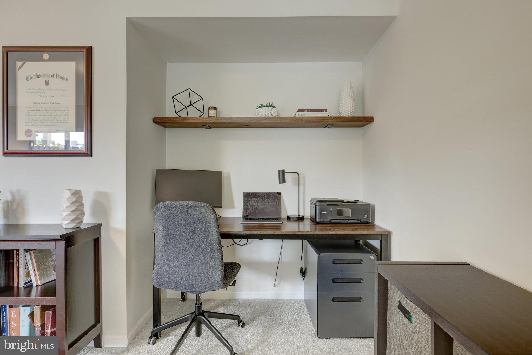 ASHBURN VILLAGE - Residential