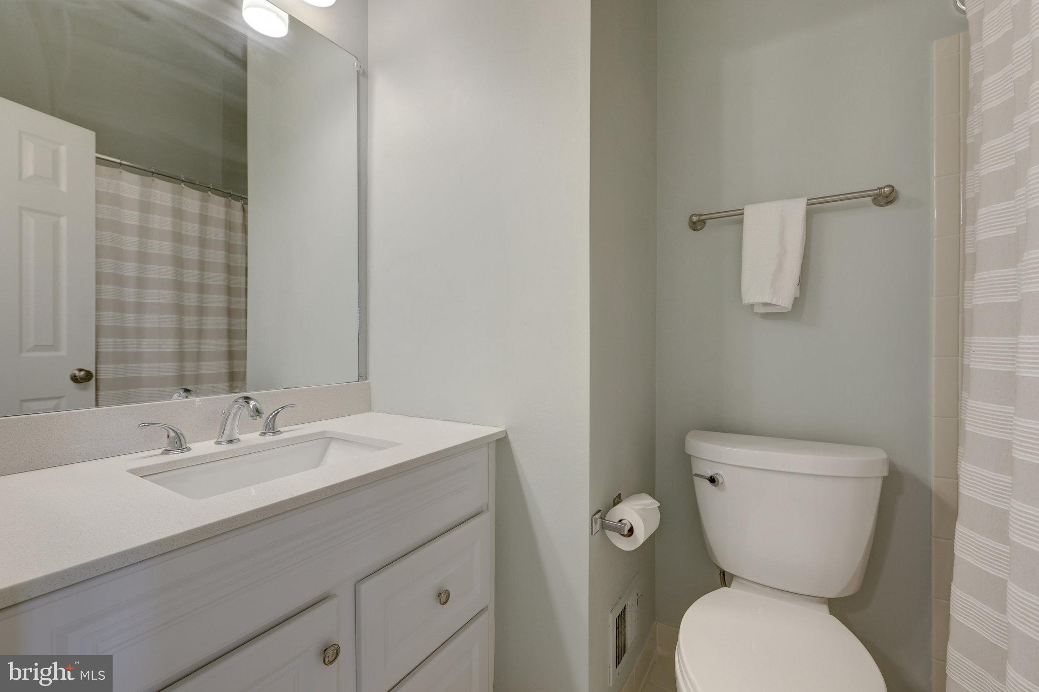 ASHBURN VILLAGE - Residential