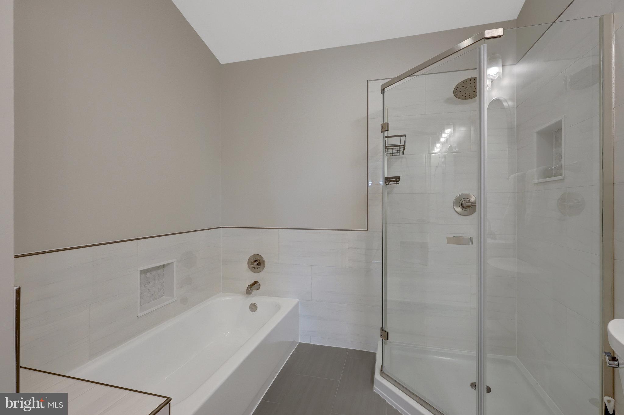 ASHBURN VILLAGE - Residential