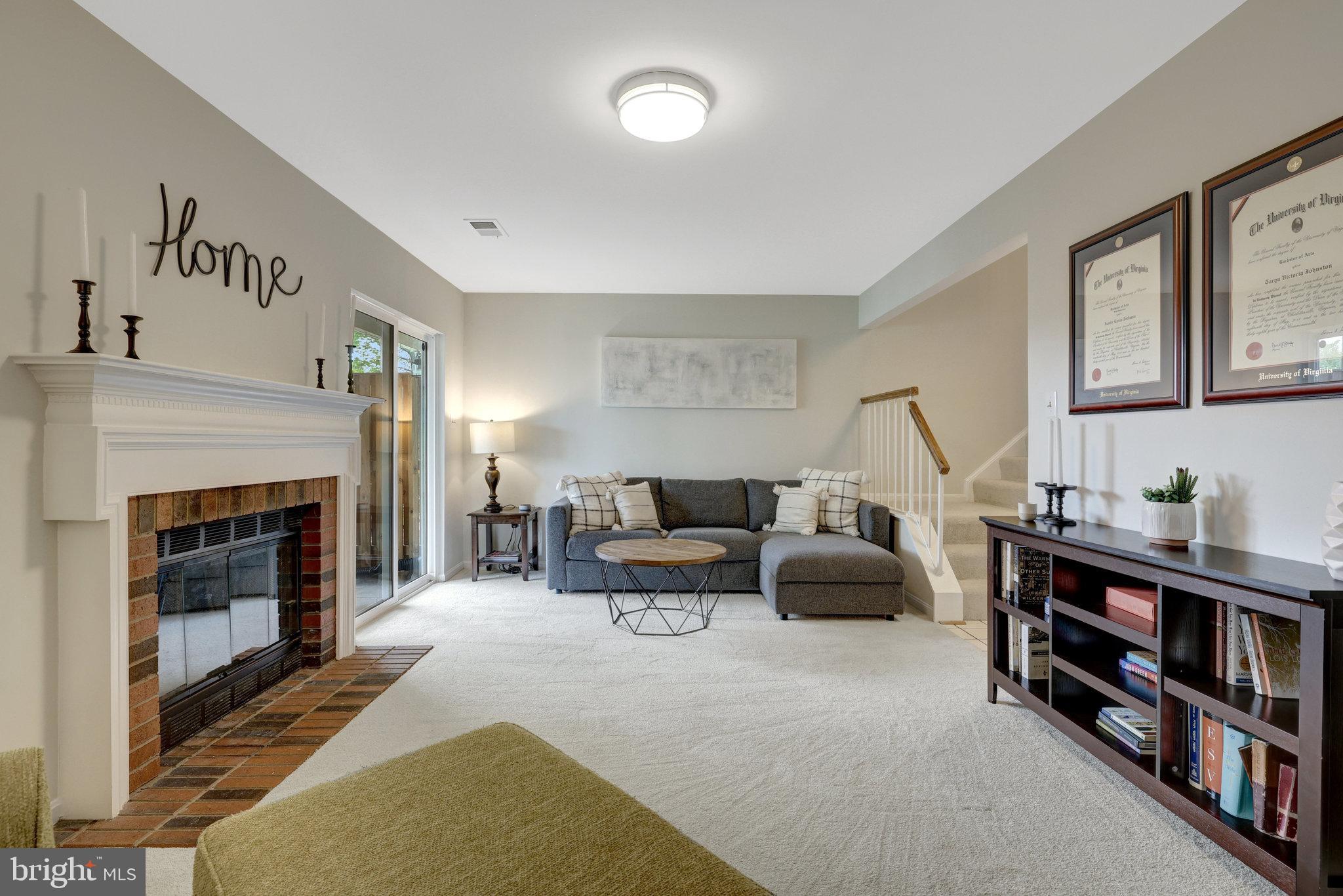 ASHBURN VILLAGE - Residential