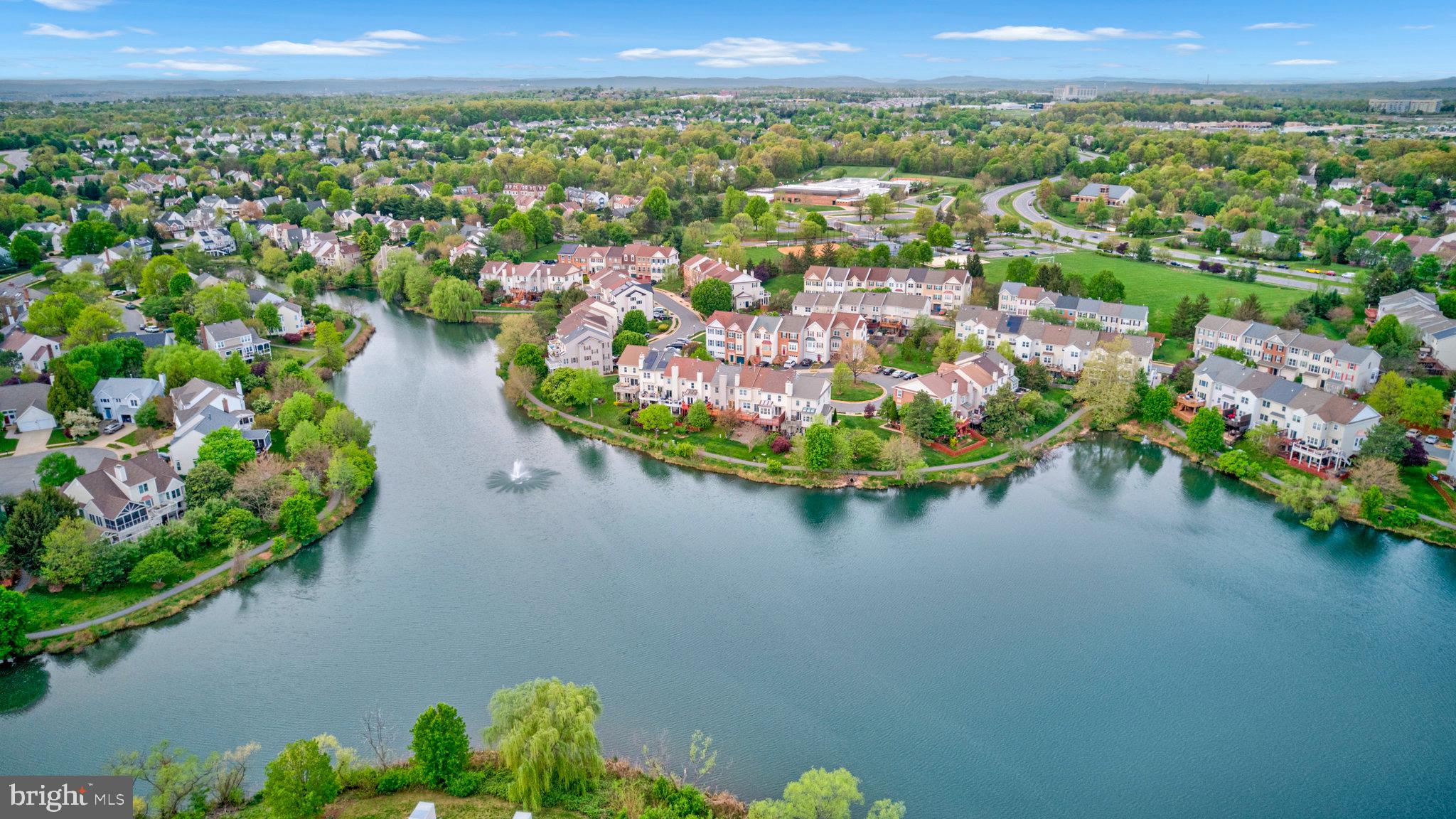 ASHBURN VILLAGE - Residential