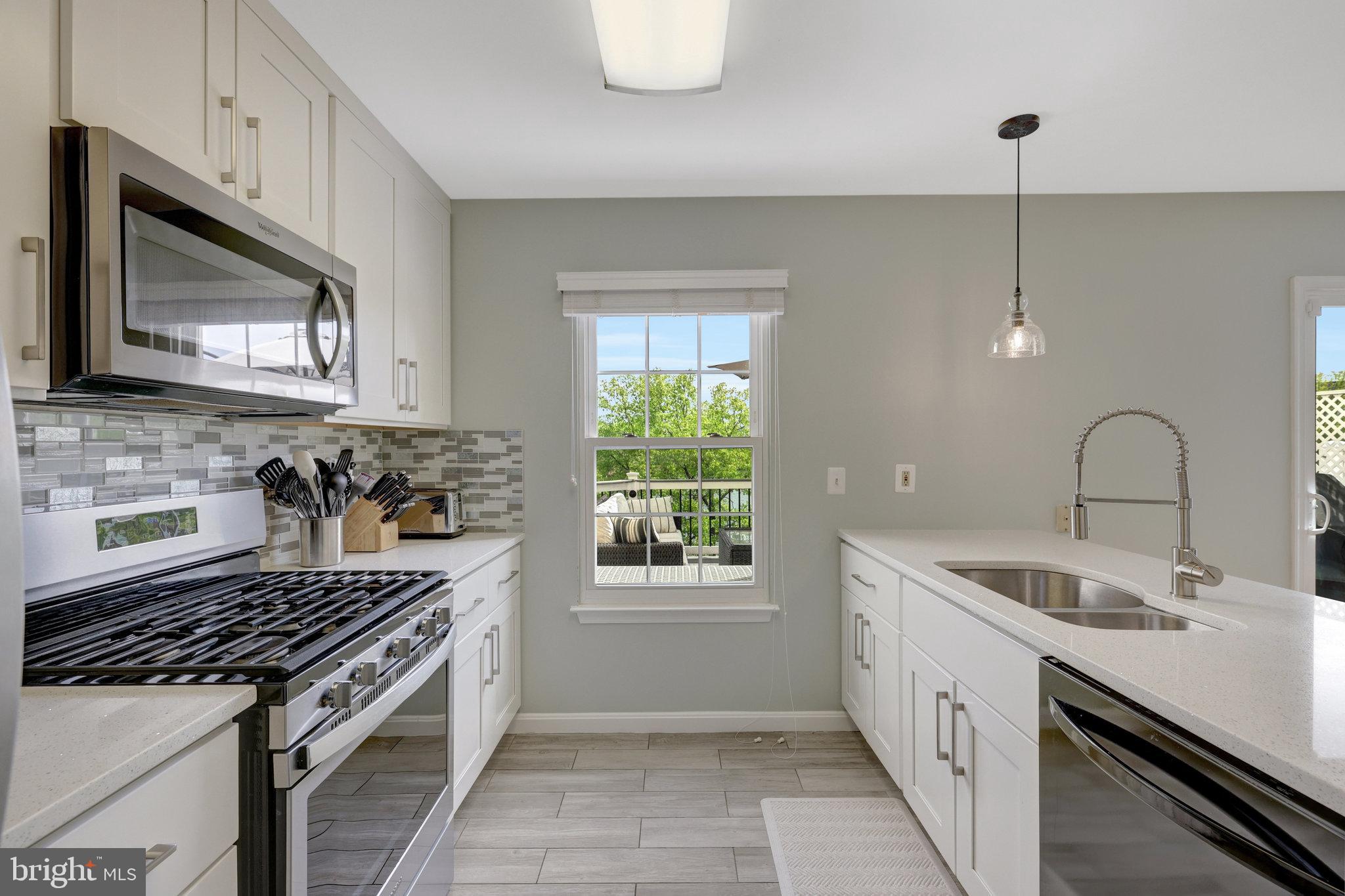 ASHBURN VILLAGE - Residential