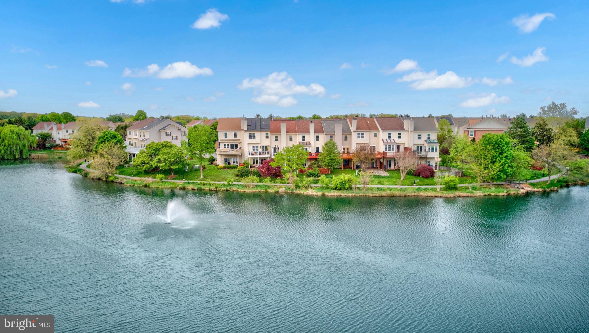 ASHBURN VILLAGE - Residential