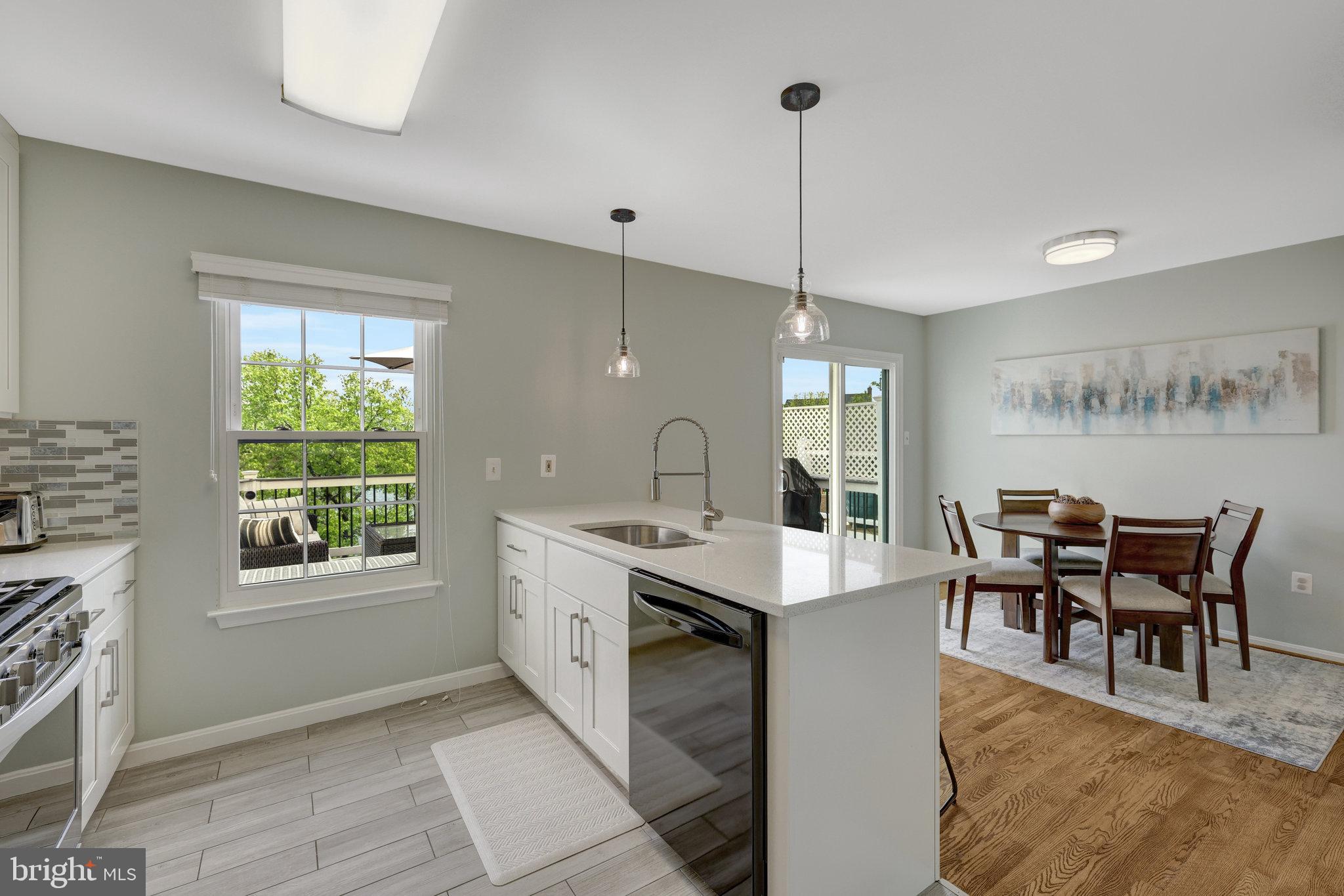 ASHBURN VILLAGE - Residential