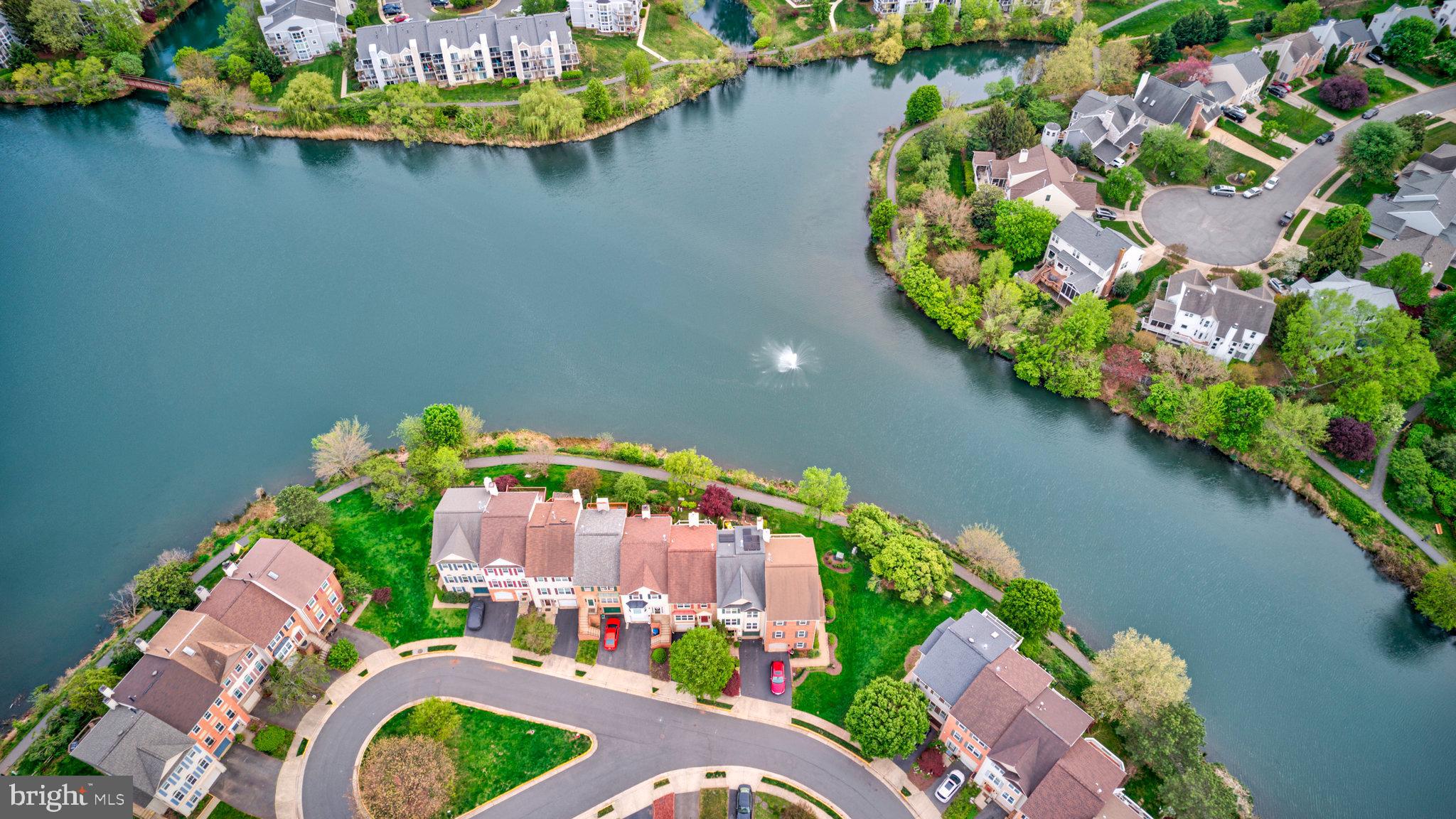 ASHBURN VILLAGE - Residential