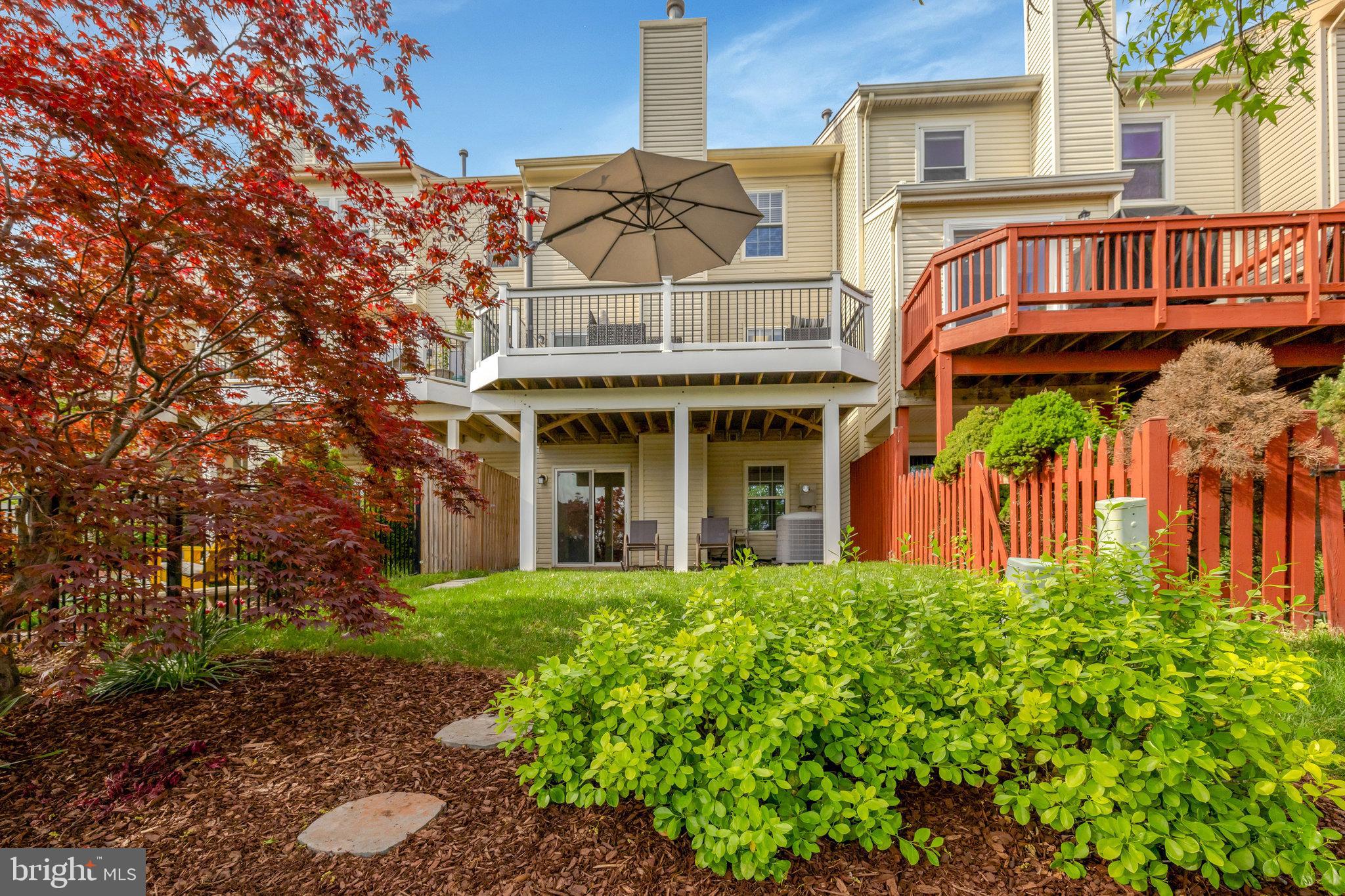 ASHBURN VILLAGE - Residential