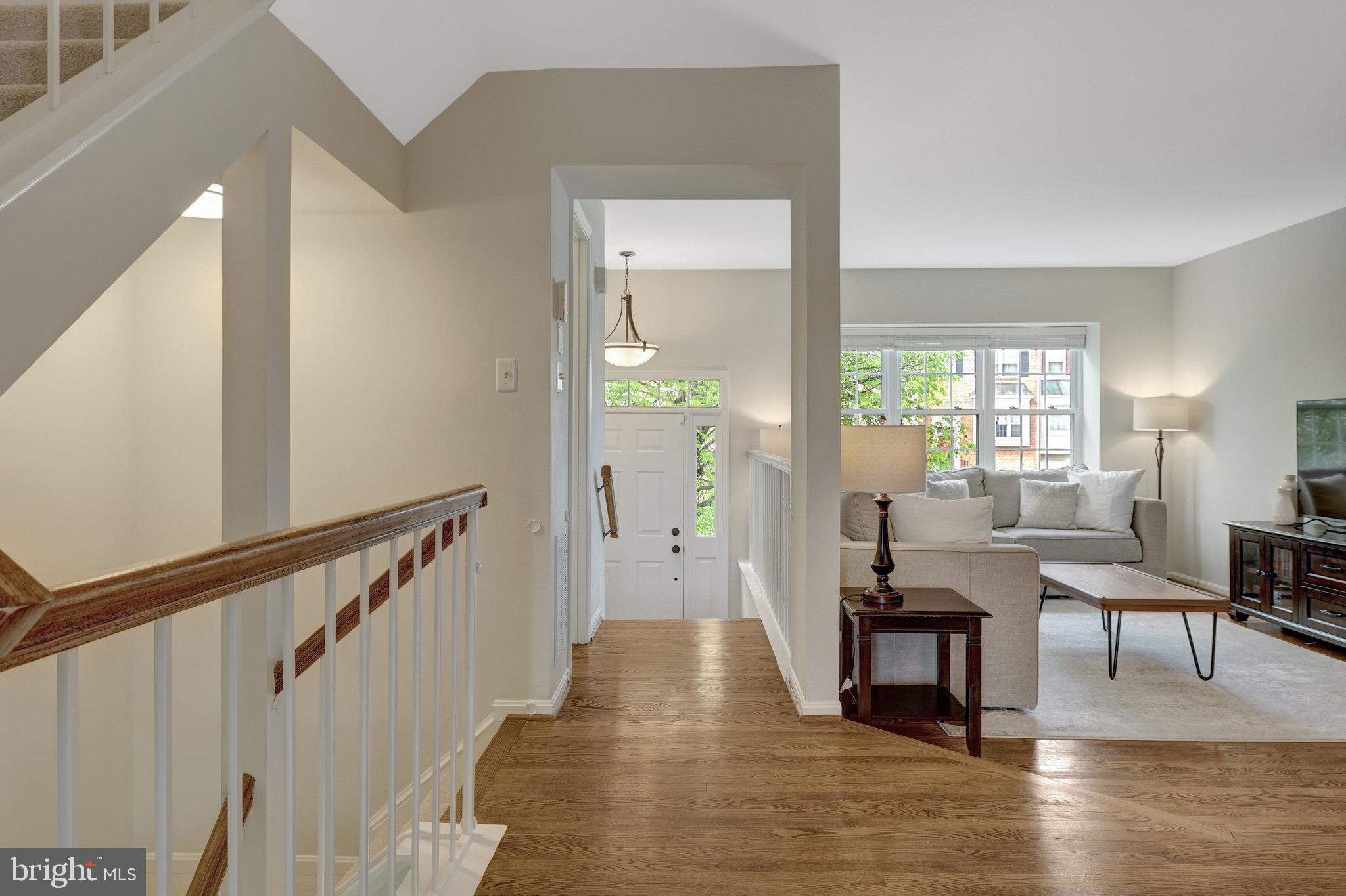 ASHBURN VILLAGE - Residential