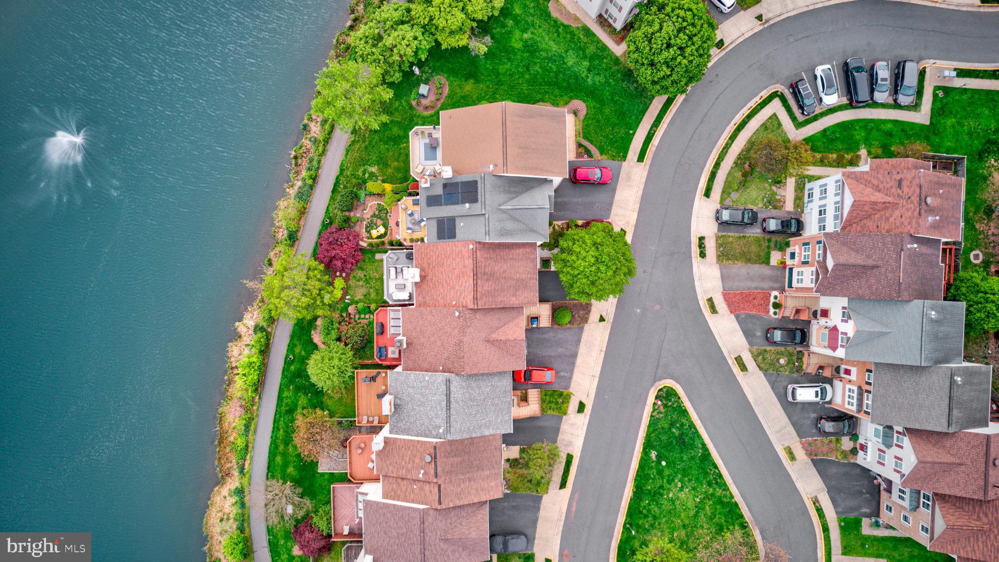 ASHBURN VILLAGE - Residential