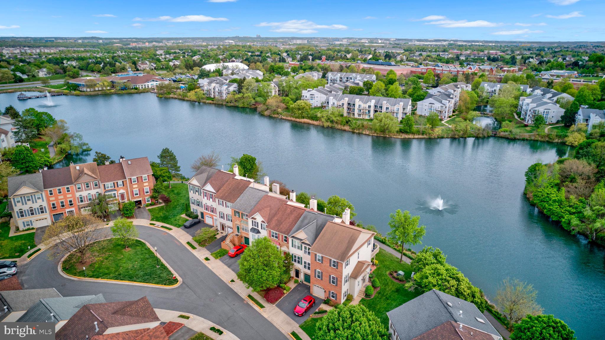 ASHBURN VILLAGE - Residential