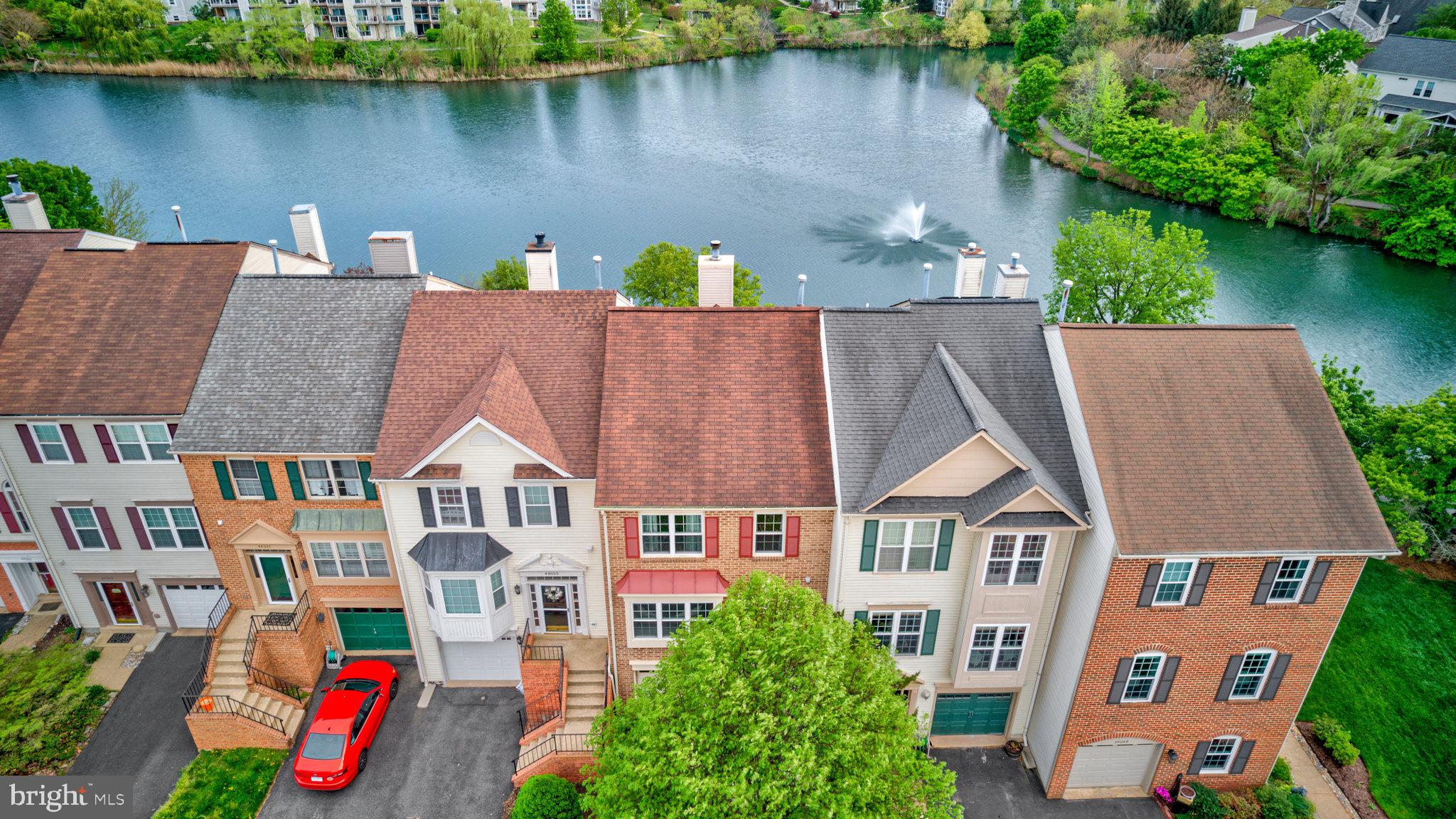 ASHBURN VILLAGE - Residential