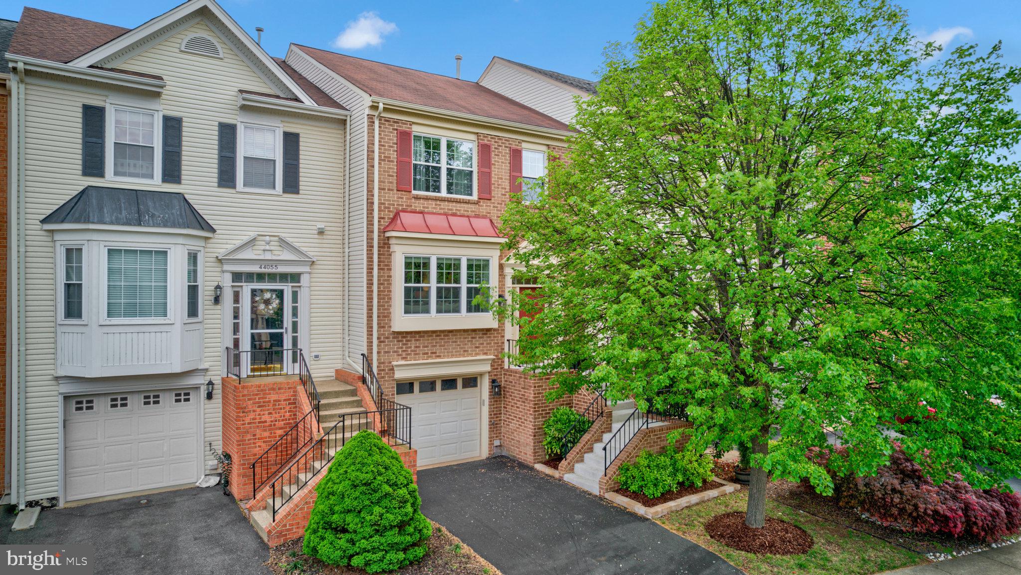 ASHBURN VILLAGE - Residential