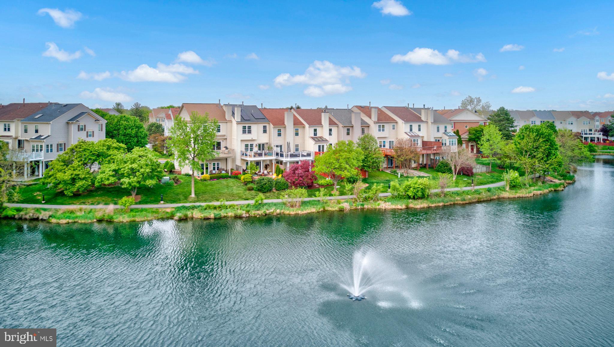 ASHBURN VILLAGE - Residential