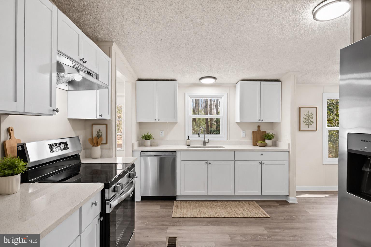 7309 RED FEATHER LANE