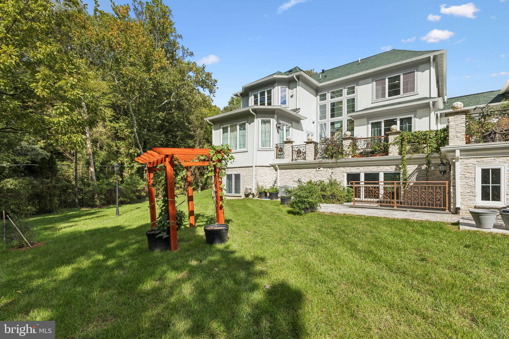 MCLEAN ESTATES - Residential Lease