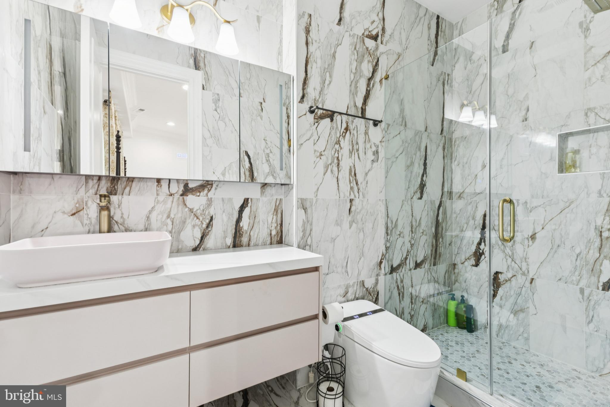 MCLEAN ESTATES - Residential Lease