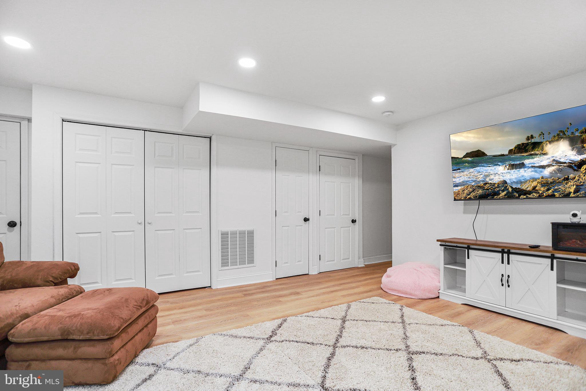 SPRING VALLEY WAY - Residential