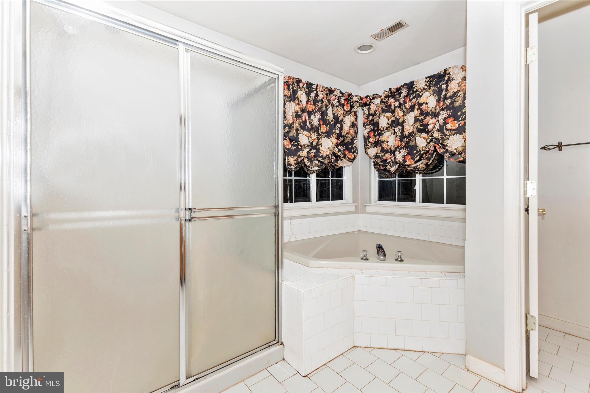 SUMMER HILL - Residential