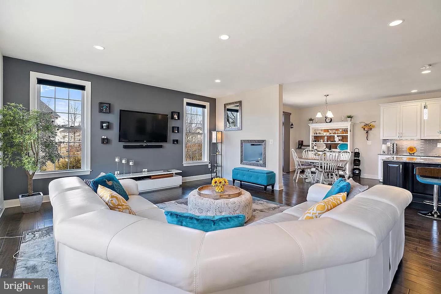 LOUDOUN VALLEY ESTATES 2 - Residential Lease