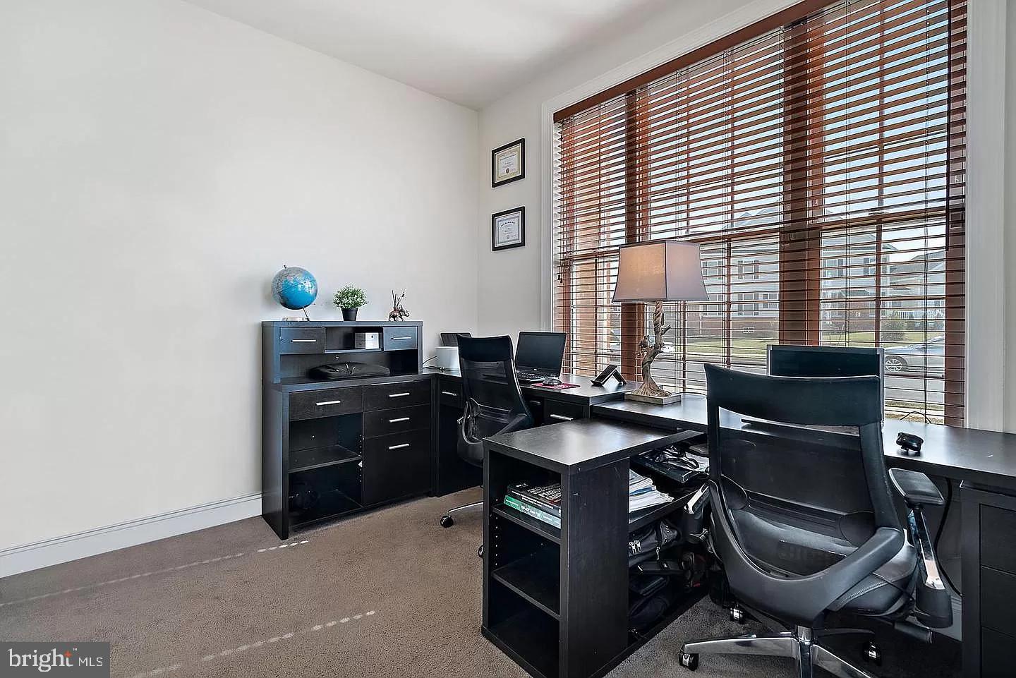 LOUDOUN VALLEY ESTATES 2 - Residential Lease
