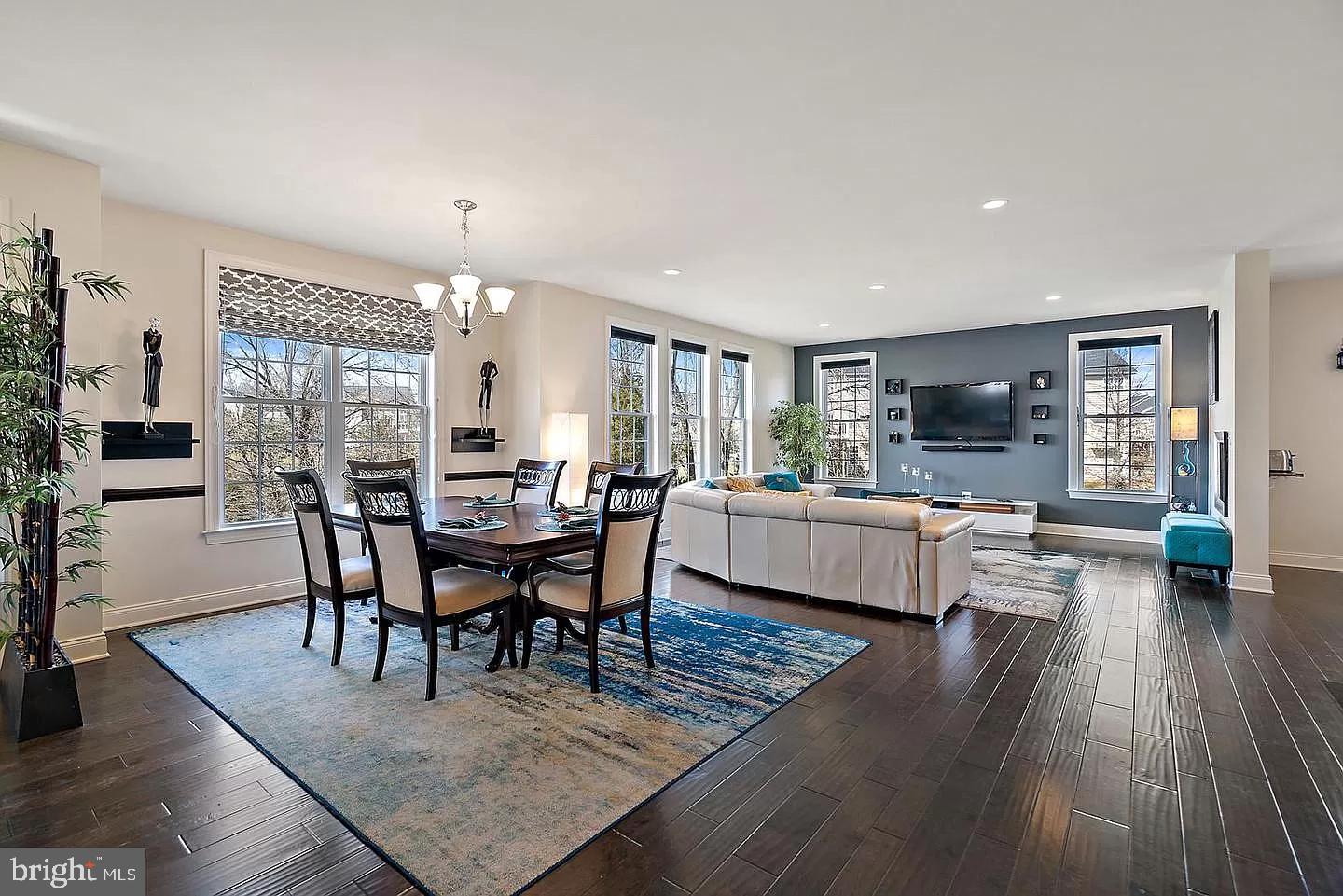 LOUDOUN VALLEY ESTATES 2 - Residential Lease