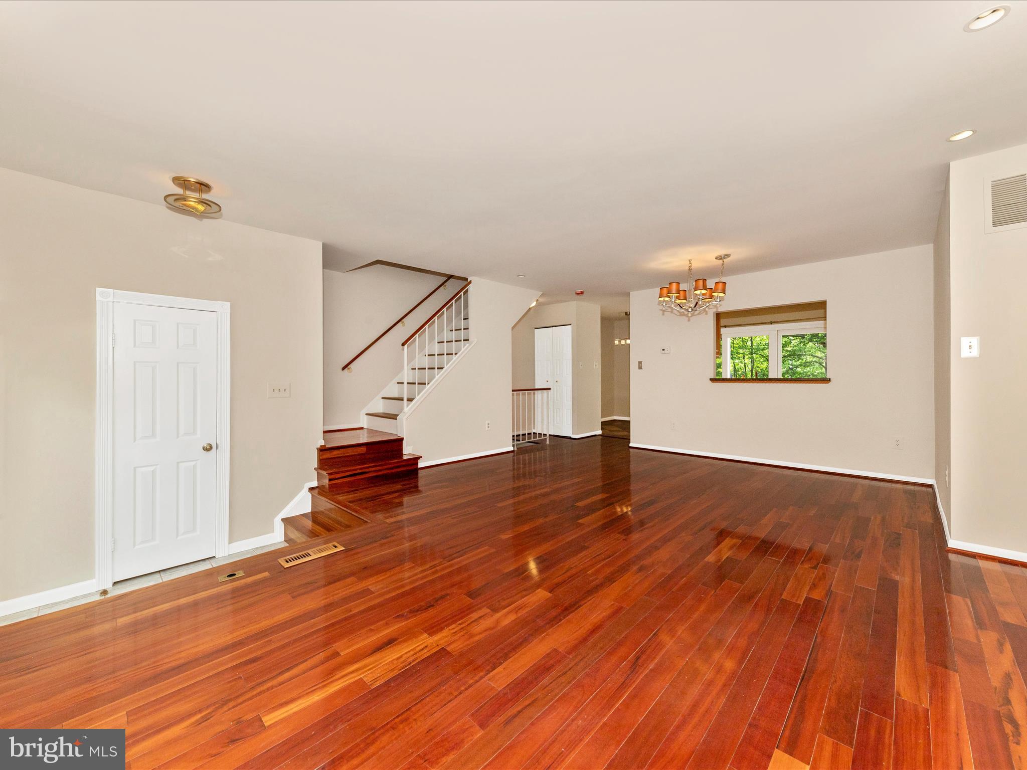 CHURCHILL TOWN SECTOR - Residential Lease