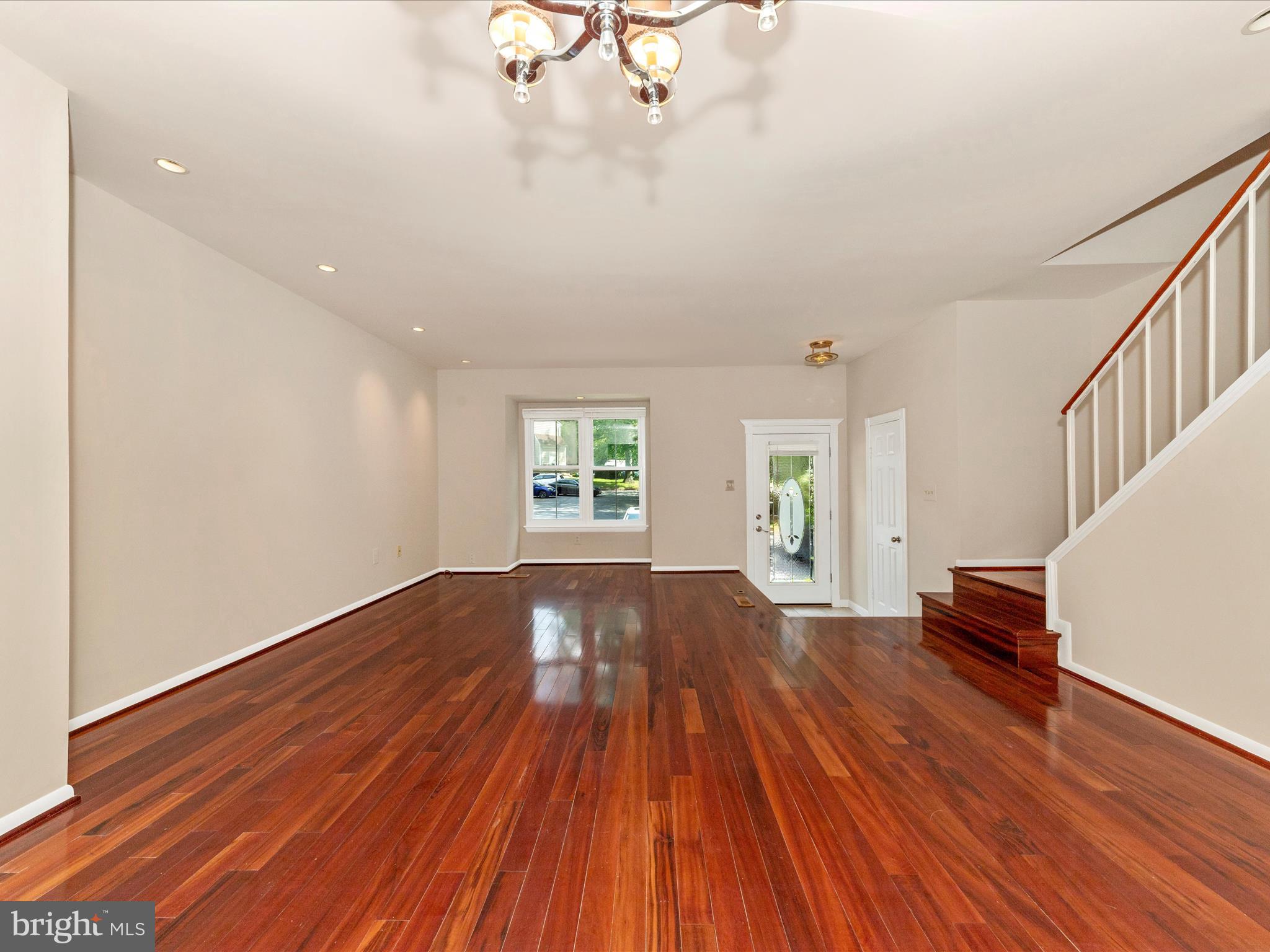 CHURCHILL TOWN SECTOR - Residential Lease