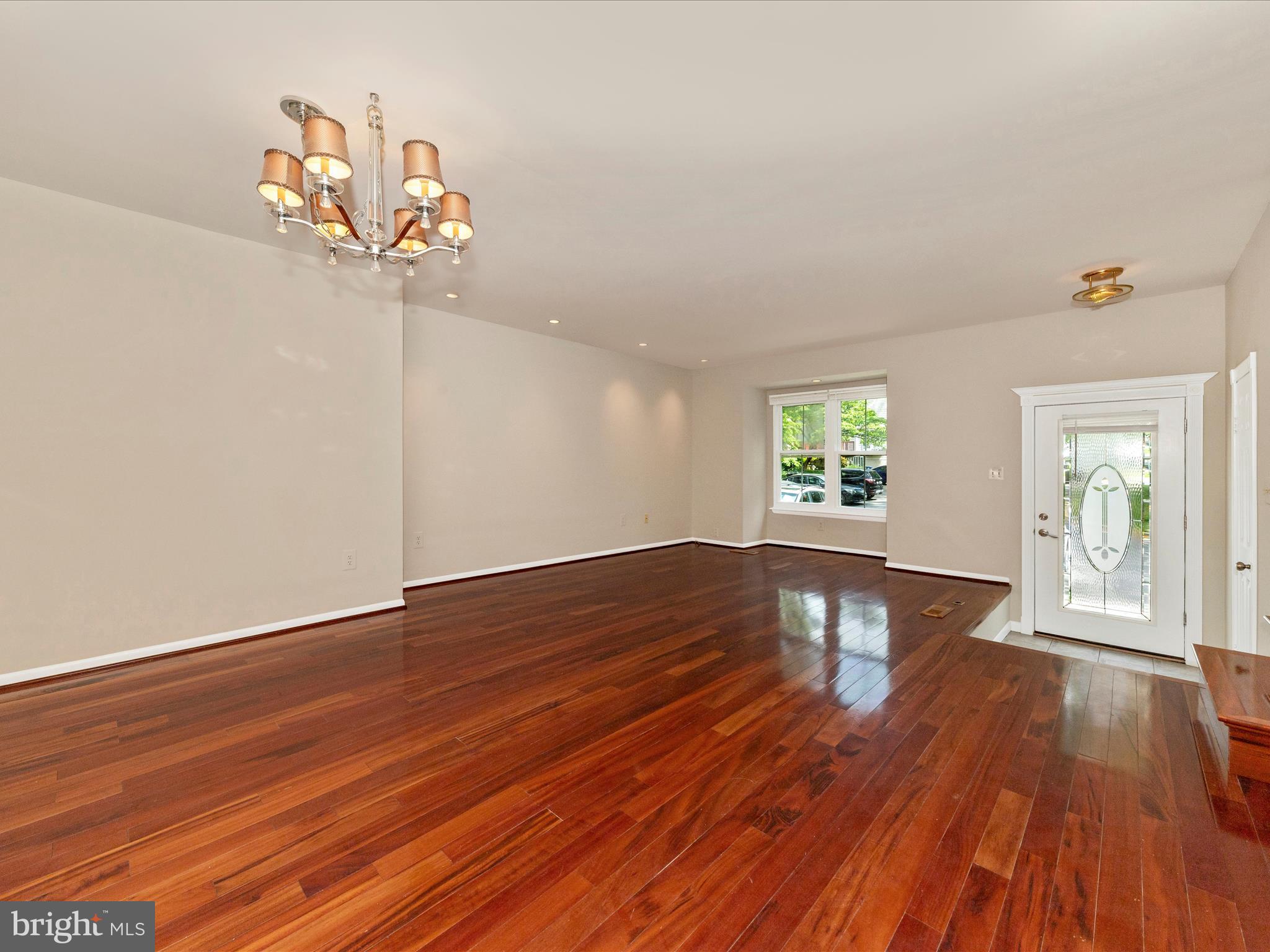 CHURCHILL TOWN SECTOR - Residential Lease