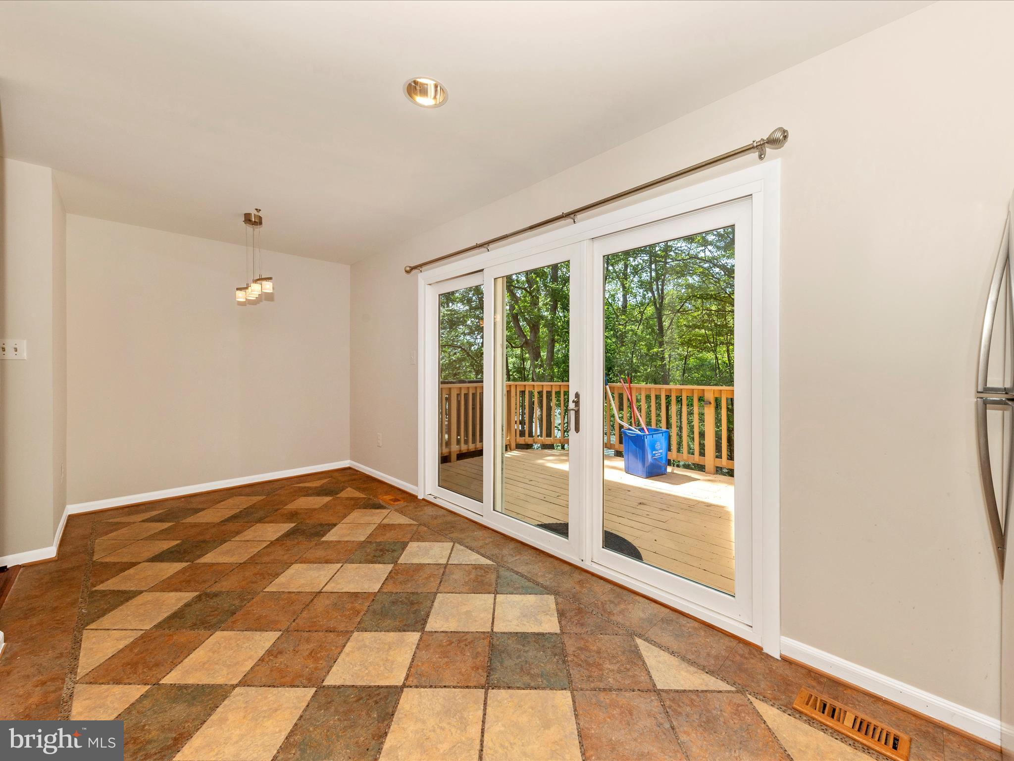 CHURCHILL TOWN SECTOR - Residential Lease