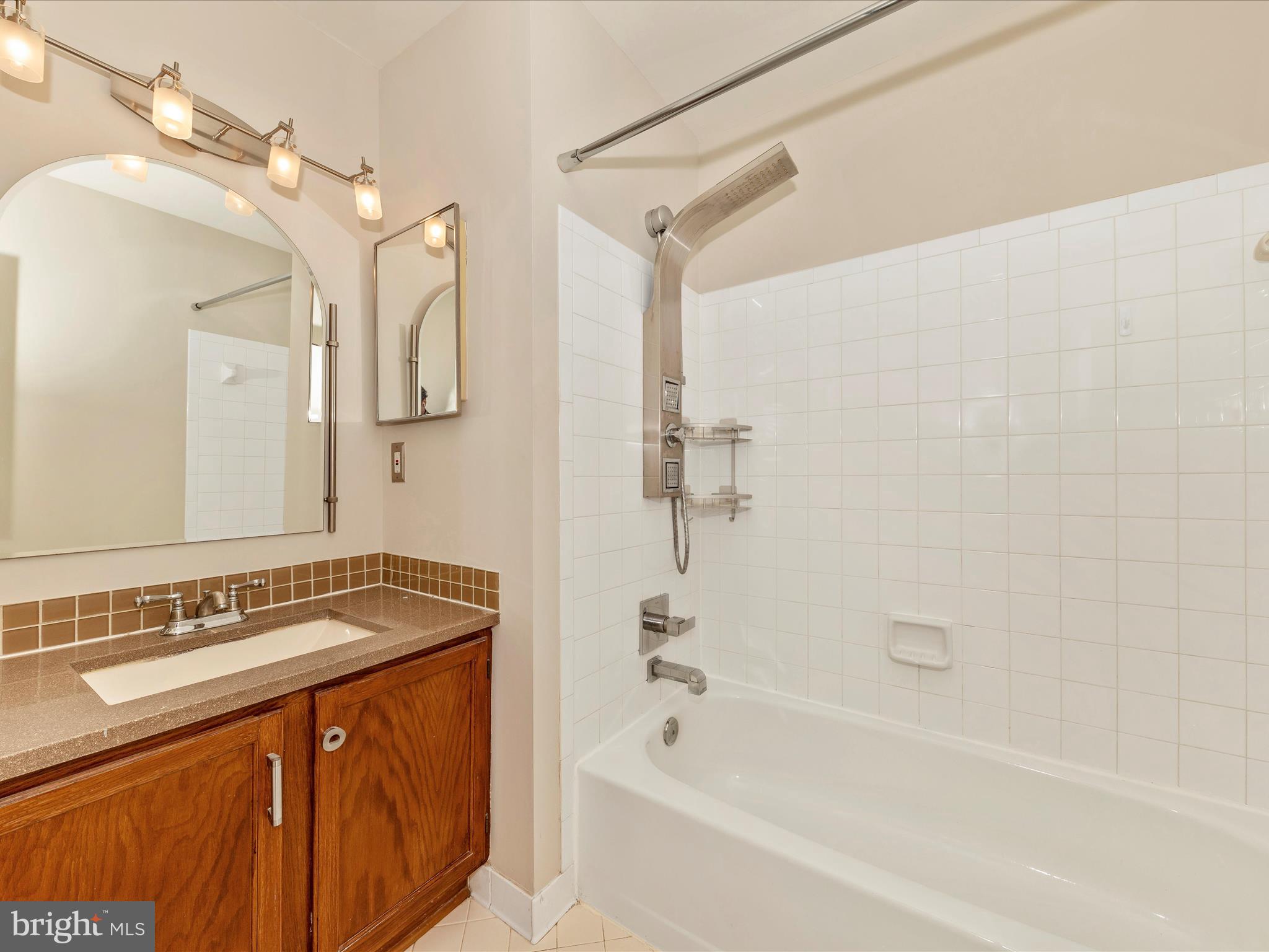 CHURCHILL TOWN SECTOR - Residential Lease