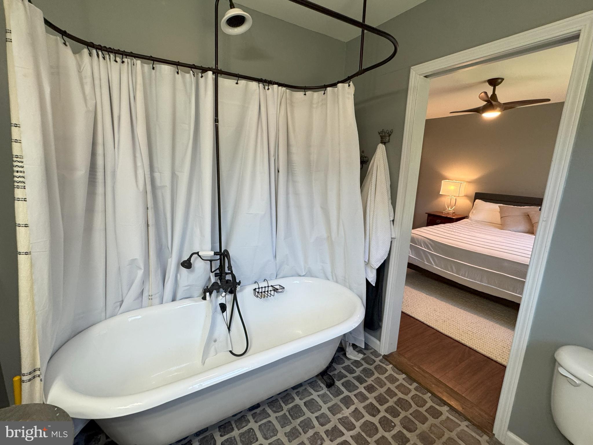 HIDDEN VALLEY FARMS - Residential