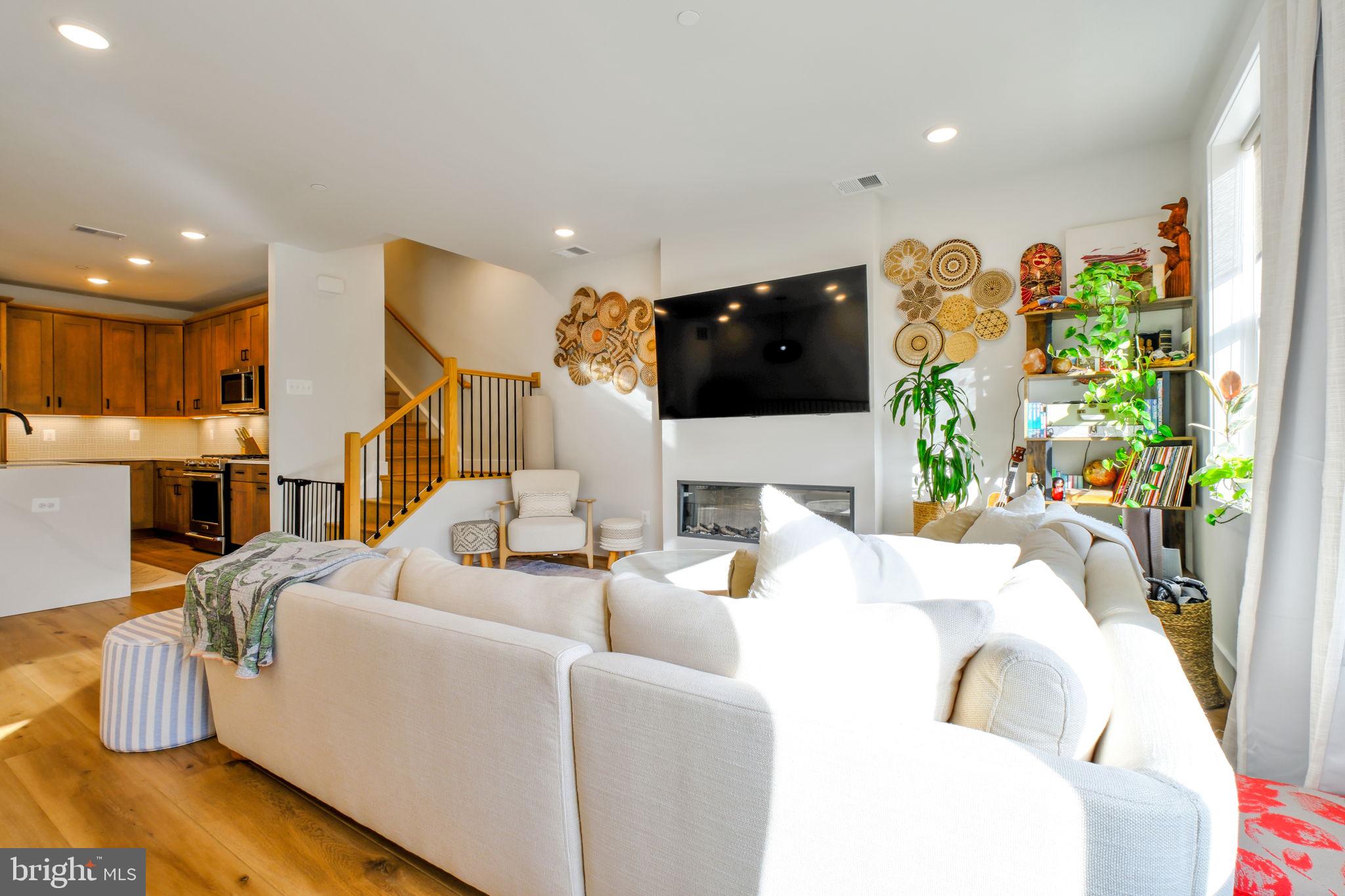 4937 EISENHOWER AVENUE