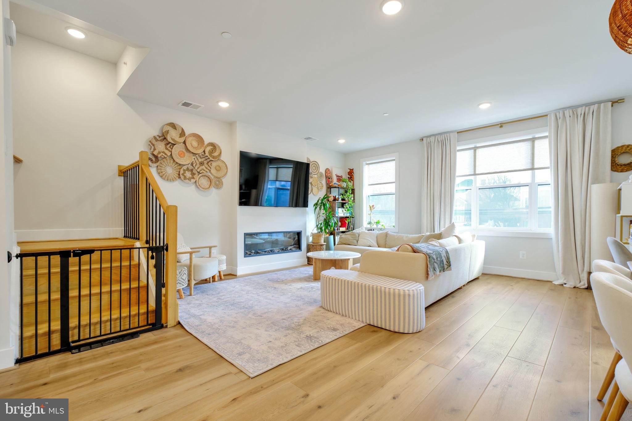 4937 EISENHOWER AVENUE