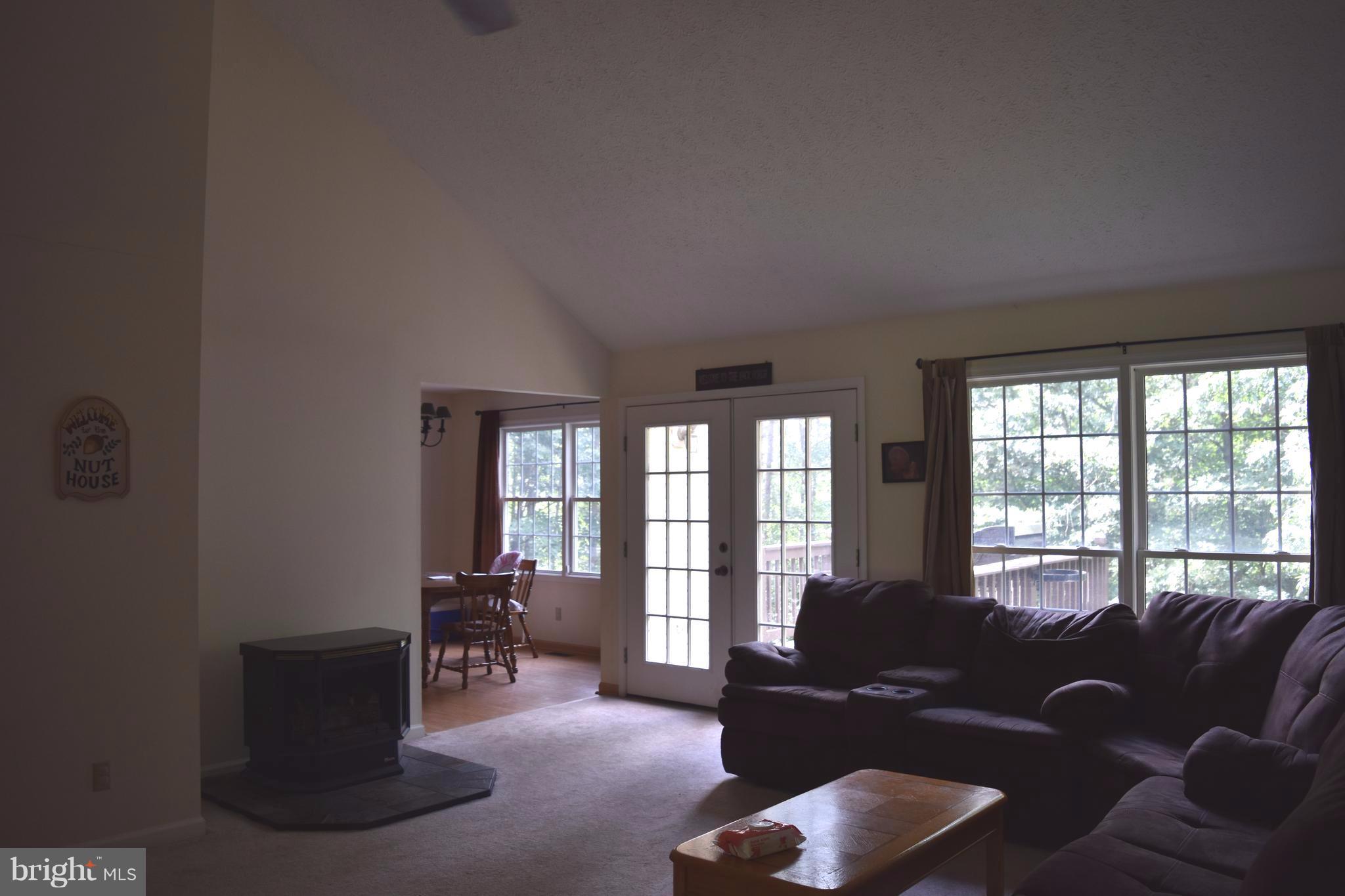 FOXCREST MANOR - Residential Lease