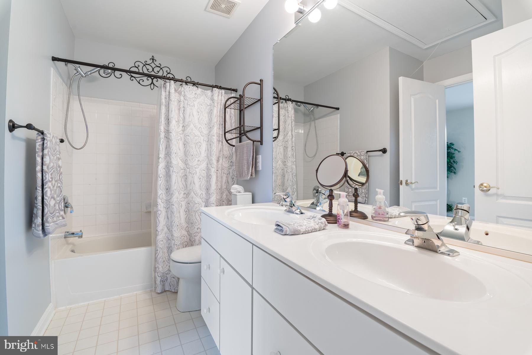 VINEYARD OAK - Residential