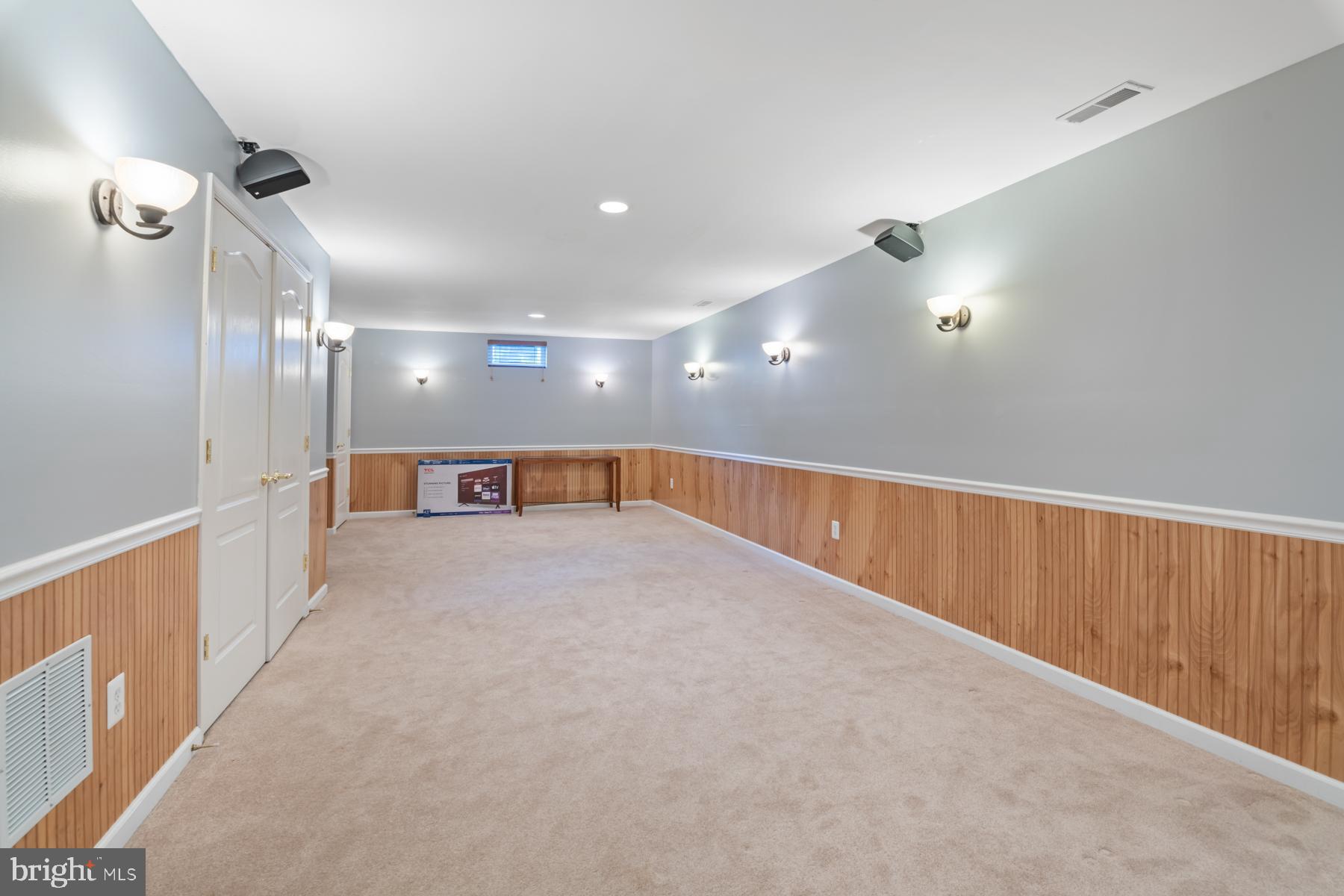 VINEYARD OAK - Residential