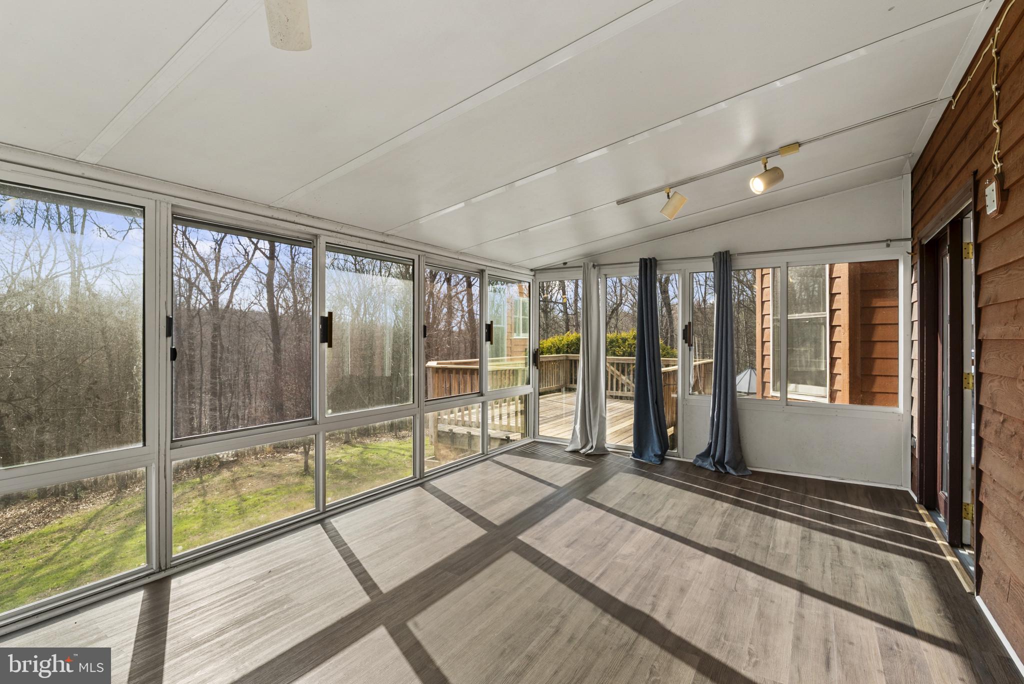 WOODLEAF - Residential