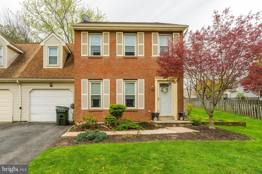Photo of 6 Windwood Place, LITITZ, PA 17543 (MLS # PALA2085928)
