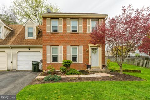 6 WINDWOOD PLACE LITITZ PA 17543